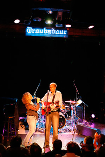 Carole King performing with James Taylor at the Troubadour