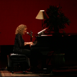 Carole plays Radio City 07-13-05. Photo by Elissa Kline