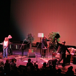 Last show of the night...Radio City 07-13-05. Photo by Elissa Kline