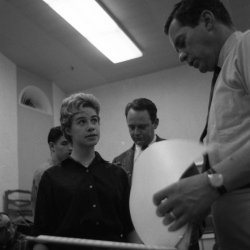 Carole at work, Studio B of the RCA Studio in New York City 1959. Photos Courtesy of Sony Music Entertainment Archive